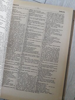VELKÝ ANGLICKO-CESKÝ SLOVNÍK UNIKUM - 3