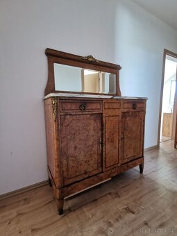 Starožitný nábytek, dřevěná komoda - 3