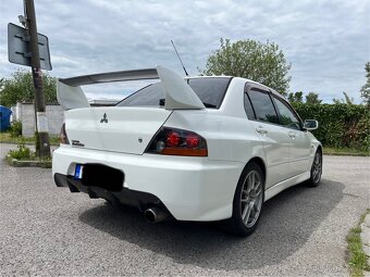 Mitsubishi Lancer Evo 9 - 3