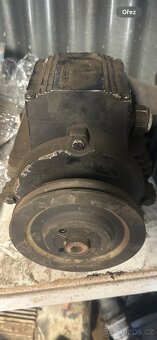 Prodám elektromotor viz štítek 4,6kw - 3