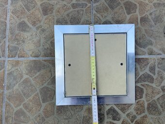 Nová Revizní dvířka 20x20cm pod obklad, systém klik - 3