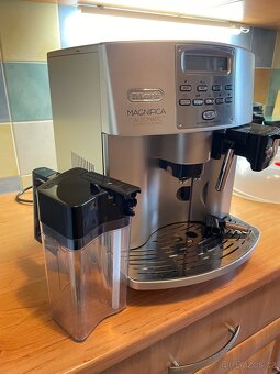 Kávovar DeLonghi - 3