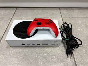 Herní konzole Xbox Seris S digi, 512GB - 3