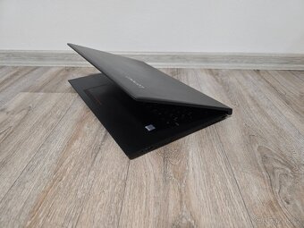 15,6" notebook Lenovo V310-15IKB Black - 3