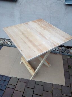 Prodám dřevěný skládací stůl 74,5x75 cm - 3