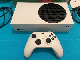 Xbox Series S + ovladač a krabice - 3