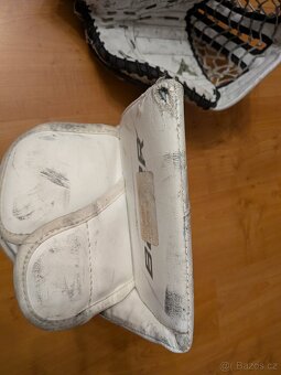 Zdravím, predám set brankarakych rukavíc lapačka Vaughn + vy - 3