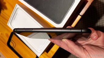 Prodám černý iPhone 11 64GB - top stav - 3