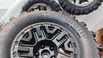 Traxxas kola - 3