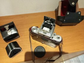 Stary fotoaparát Pentacon six - 3