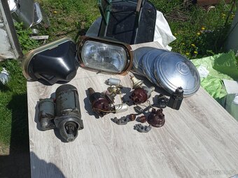 Věci na veterány Škoda - 3