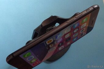 Apple iPhone SE 2020 128GB Baterie 82% - 3