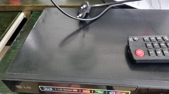 3D Blu-ray/DVD přehrávač LG BP420 - 3