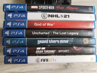 Playstation 4 - 3