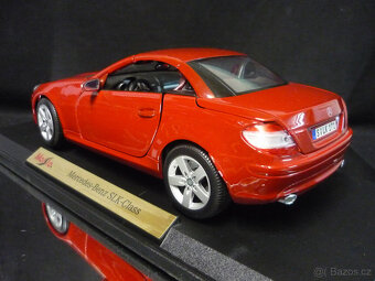 Mercedes Benz SLK Coupe Maisto 1/18 - 3