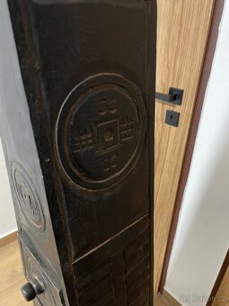 Ručně vyřezávaná atypická komoda - 3