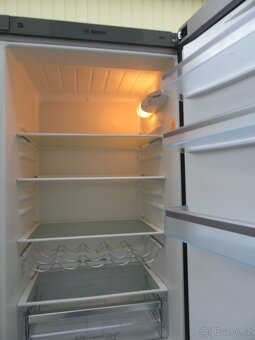 Nabízím nerezovou lednici Bosch. Boxy kompletní. Plně funkčn - 3