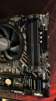 GIGABYTE B450M DS3H + Ryzen 3 PRO 1200 (4C/4T) - 3