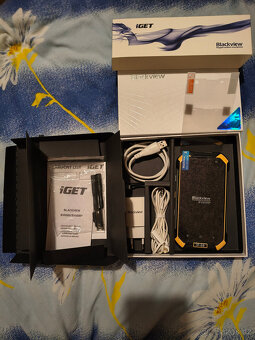 Odolný mobilní telefon iGET Blackview BV6000s - 3