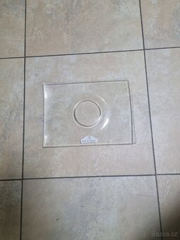 Skleněný podnos a dřevěný kráječ na hermelín - 3