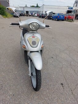 2005 KYMCO PEOPLE 125 ccm, nová STK, velký servis - 3