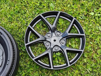 Zadní kolo BMW M5, Ford Mustang Beneo SX2118 - 3