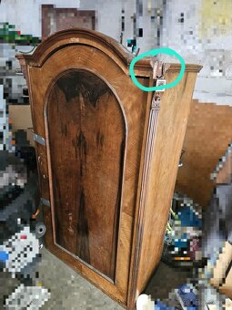 Krásná skříň k renovaci - 3