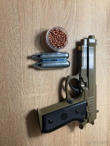 Co2 pištol 4,5mm - 3