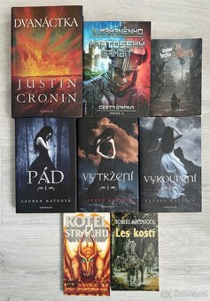 Prodám mix knih-dětské, komiksy, horoskopy, sci-fi a další: - 3