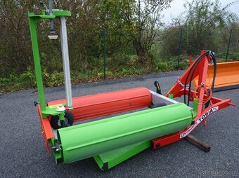 Oviječka na balíky nesena za traktor - 3