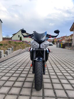 Triumph street triple 675R - 3