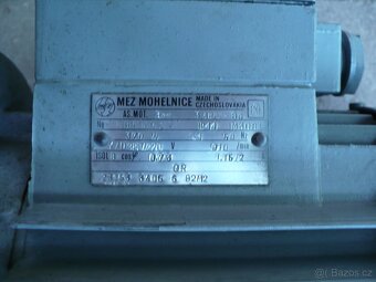 3 fázový Elektromotor 370W 910 ot/min - 3