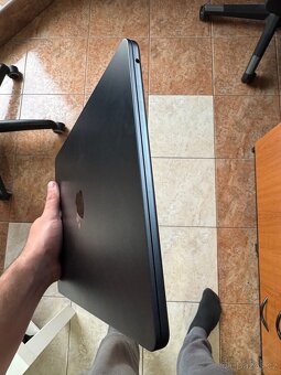 Apple MacBook Air 13" 2024, M3, Temně inkoustový - 3