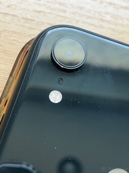 Apple iPhone XR - 3