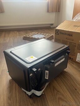 Volně stojící mikrovlnná trouba Elektrolux, úplně nová - 3