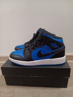 Nike Air Jordan 1 Mid - 3