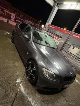 BMW Řada 3 E90 320i 110kW - 3