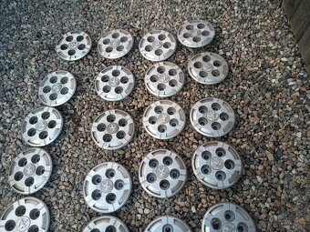 PRODÁM POUŽITÉ STŘEDOVÉ POKLIČKY PEUGEOT BOXER 5X118 R15 - 3