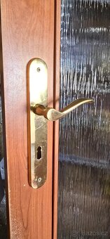 Dveře 60P prosklené, dekor asi třešeň. - 3