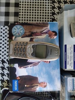 Mobilní telefony na náhradní díly - 3