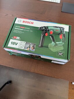 Nové vrtací kladivo Bosch Universal Hammer 18V - 3