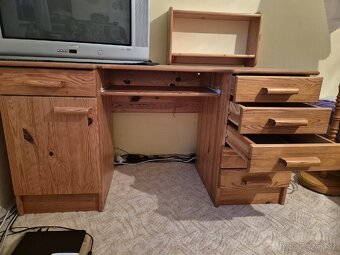 Kancelářský stůl dřevěný, vč.police - 3