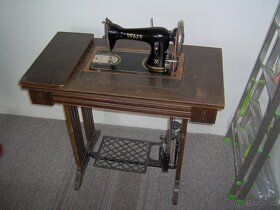 Starý šicí stroj Pfaf - 3