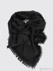Šátek LOUIS VUITTON - Monogram Classic Shawl Noir - 3
