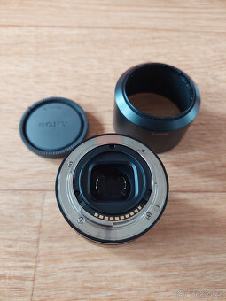 objektiv Sony 50 mm f/1,8 SEL černý - 3