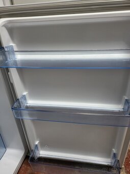 lednička 85cm Hisense - 3