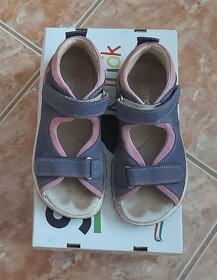 Dívčí celokožené sandálky v.30 - 3