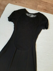 Černé krátké šaty s krajkou - 3