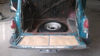 Prodám Volha GAZ-22,,G" kombi. - 3