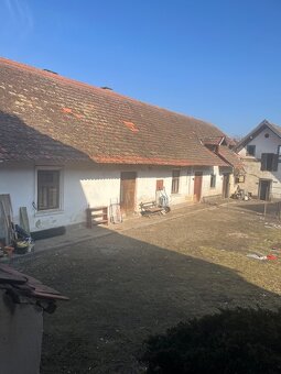 Prodej rodinného domu , celková plocha pozemku 1.279m² - 3